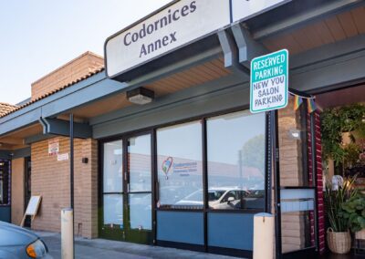 Codornices Veterinary Clinic outside building view